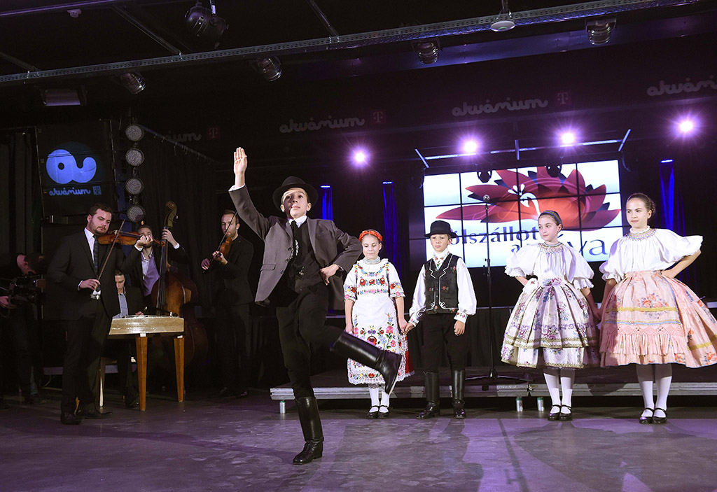 Fölszállott a páva: jön a harmadik élő elődöntő