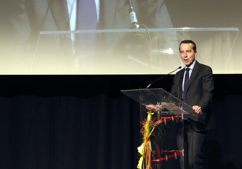 Az osztrák kancellár az 56-os és a mostani menekülthelyzetről