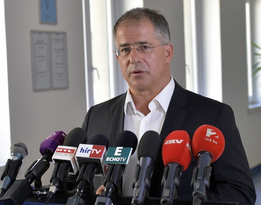 Kósa Lajos: a BM készítsen jelentést a paramilitáris szervezetekről!