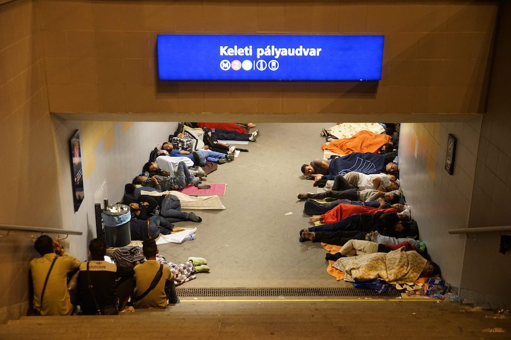 Embercsempészés miatt emelt vádat az ügyészség