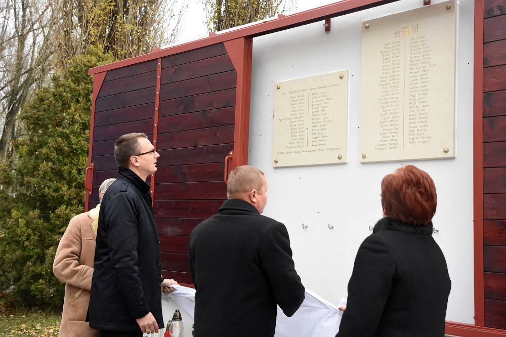 Nemzeti minimum az áldozatokra, hősökre való emlékezés