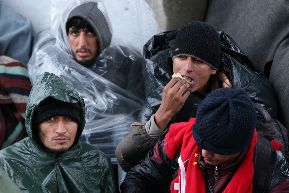 Röntgengépeket vesznek a határra