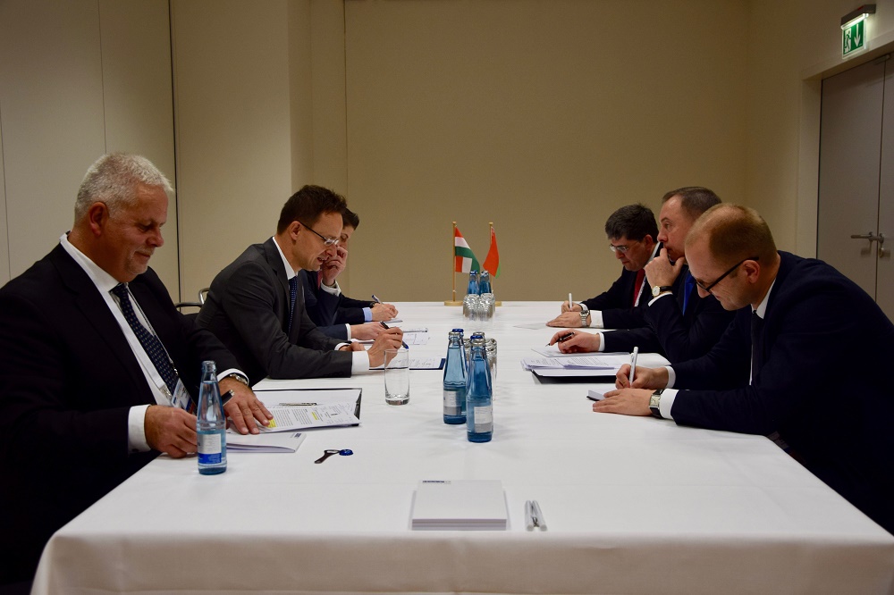 Az új világrendben jobban együtt kell működni