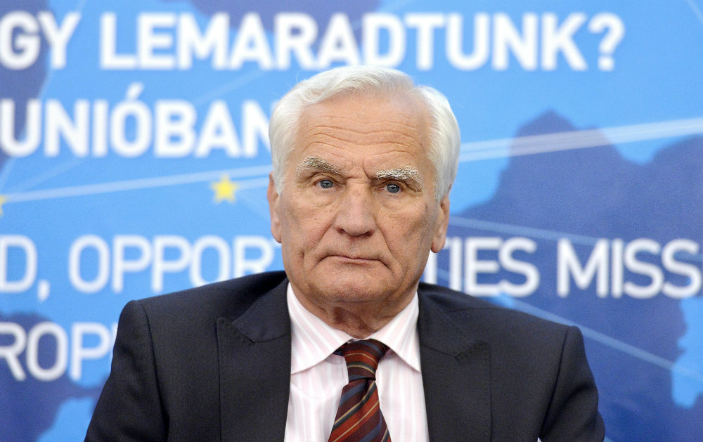 Távozik Baráth Etele