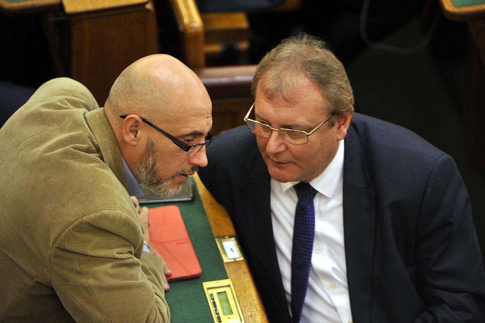 MSZP: a kormány évek óta drágábban adja az energiát, mint amennyibe kerül