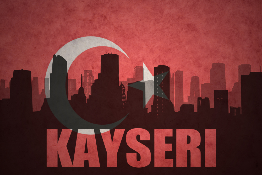 Autóba rejtett pokolgép robbant egy autóbusz mellett Törökországban