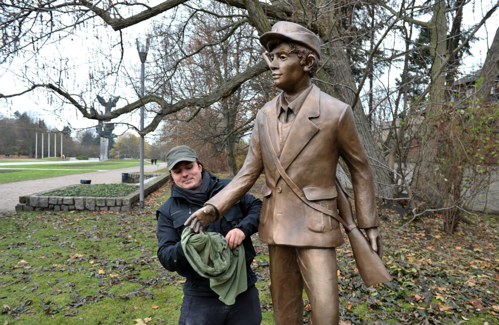 Szczecinben felavatták a Pesti srác szobrát