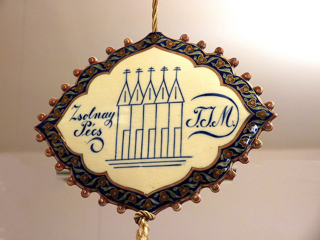 Megállapodás a Zsolnay név használatáról