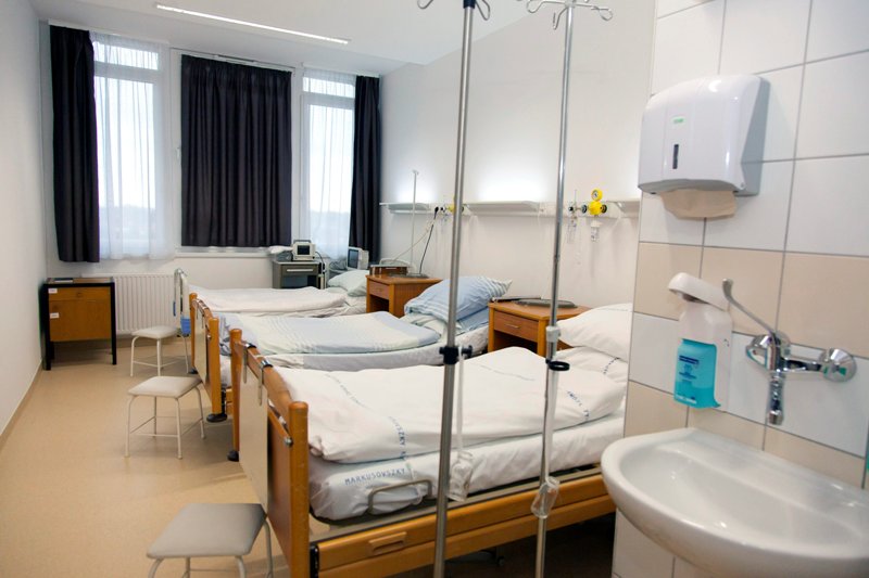 Tovább csökkennek a várólisták