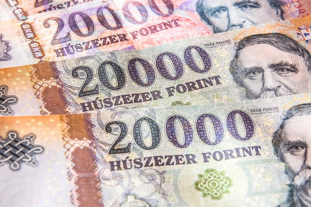 MNB: 2017 végéig lehet fizetni a régi húszezresekkel