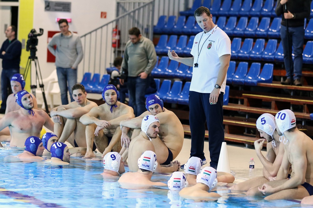 A hideg víz sem jelentett akadályt Märcz Tamás első összetartásán