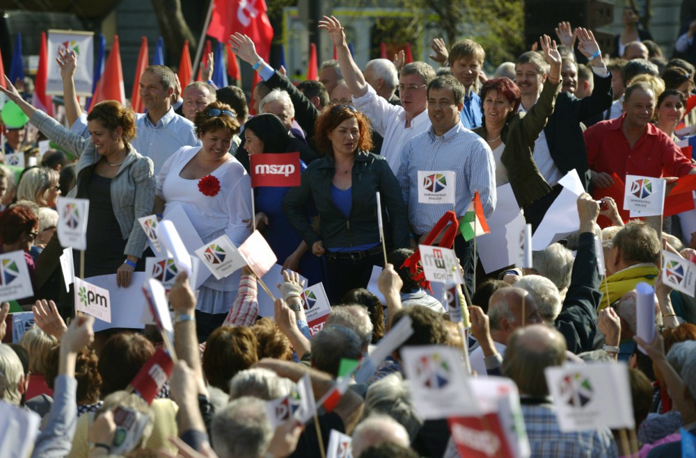 Szanyi Gyurcsányt és Puchot is gazembernek tartja