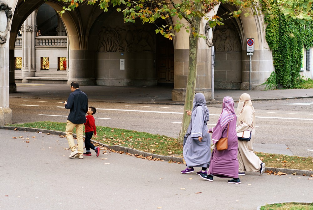 Kurz: a burkatilalommal nem oldódik meg az integráció kérdése