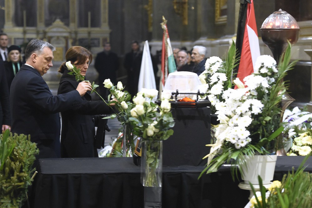 Végső búcsút vettek Torgyán Józseftől