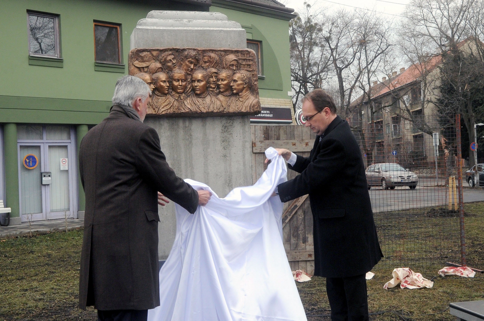 A Szovjetunióba elhurcoltaknak emléket állító domborművet avattak Pécsett