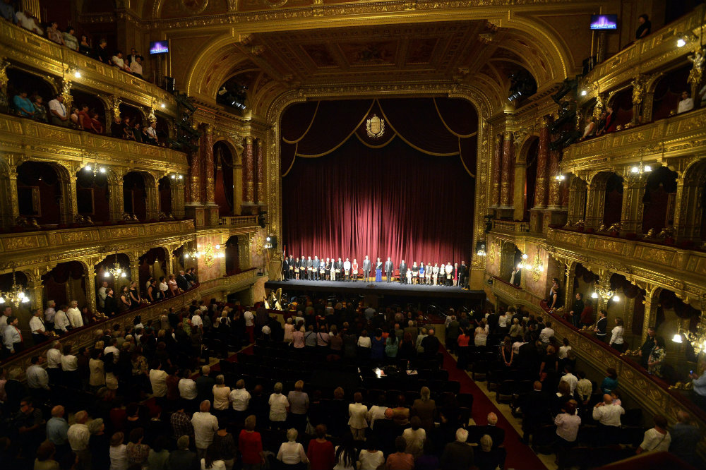 Háry Estély két világsztárral az Operában