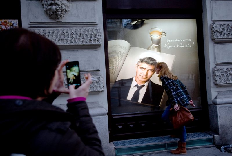 George Clooney kapja a tiszteletbeli díjat