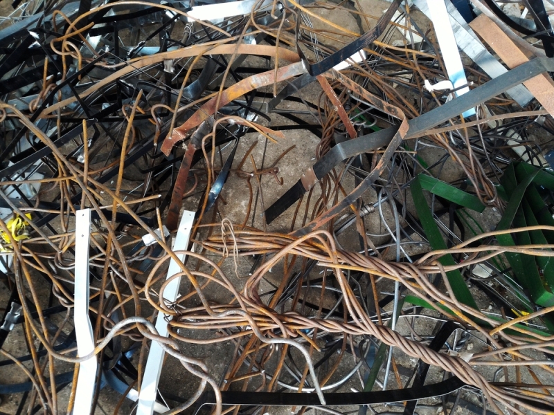 Közel százmilliós bírság illegális fémkereskedelemért