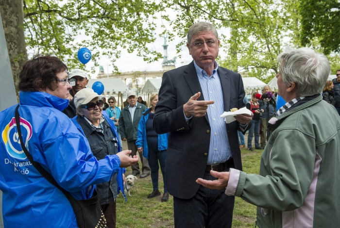 Több mint egymilliárd forintot vett fel Gyurcsány