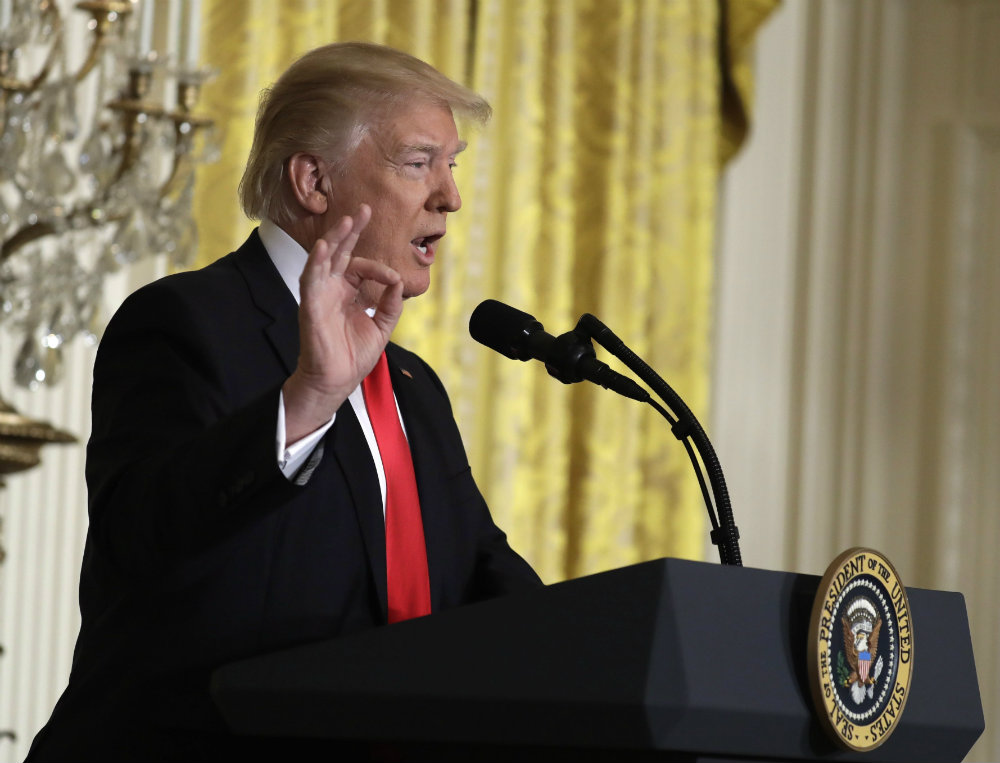 Trump üzent Orbánnak Viktornak