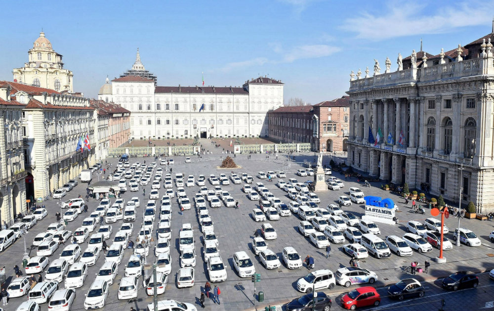 Olasz taxistüntetés az Uber ellen