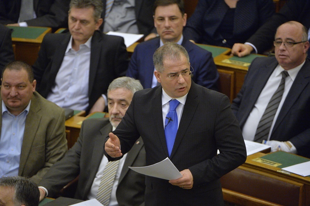 Kormánypártok: a gazdasági növekedés vitathatatlan