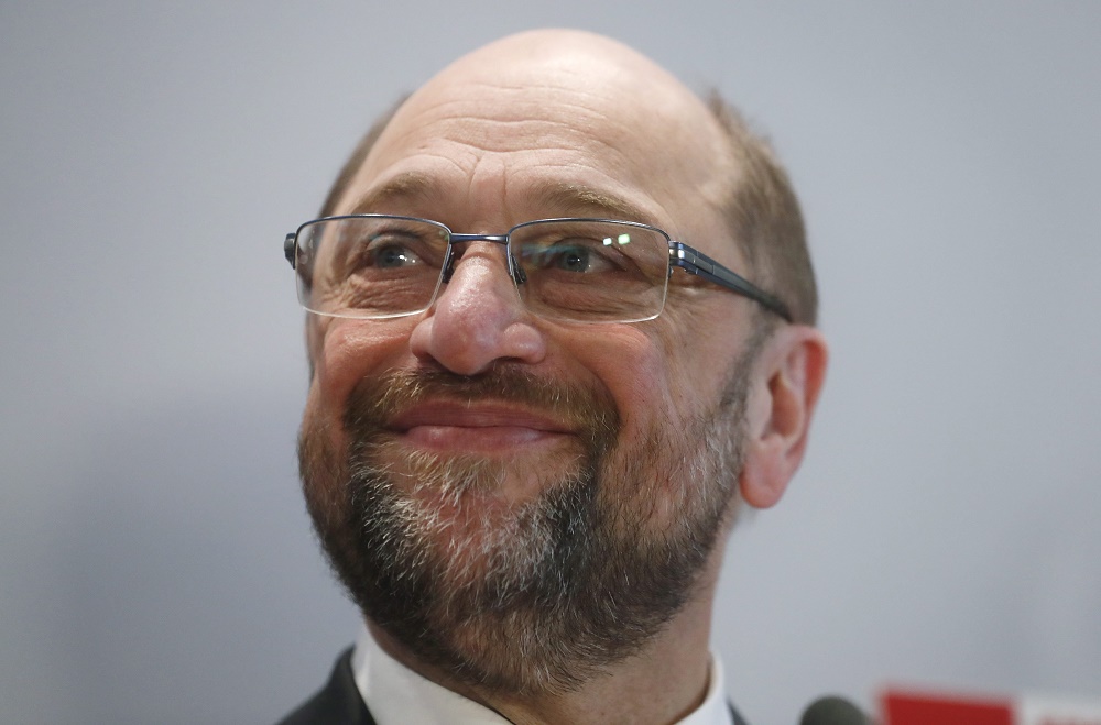 Martin Schulz hatáskörén túllépve támogatta bizalmasait