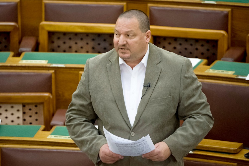 A kormánypártok az emberek kifosztása ellen akarnak fellépni