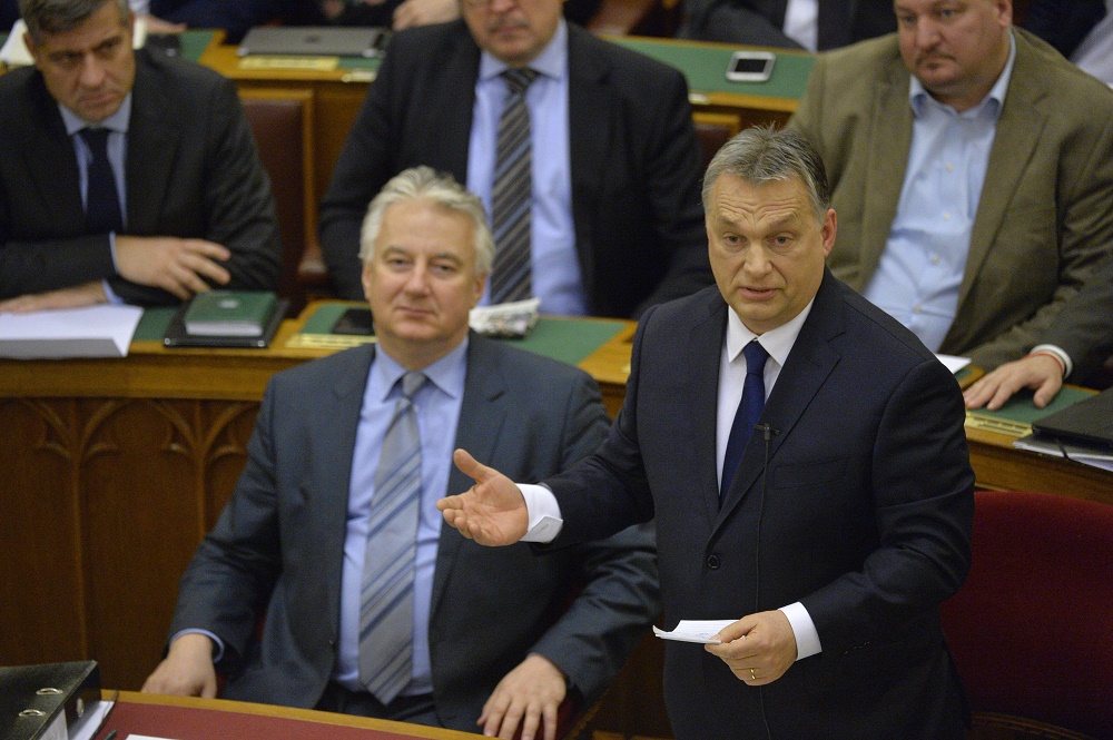 Orbán Viktor: a kormány felelős, az ellenzék felelőtlen