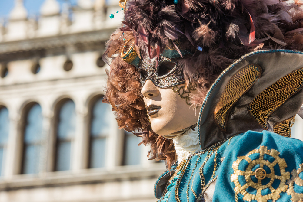 Megszakították a karnevált