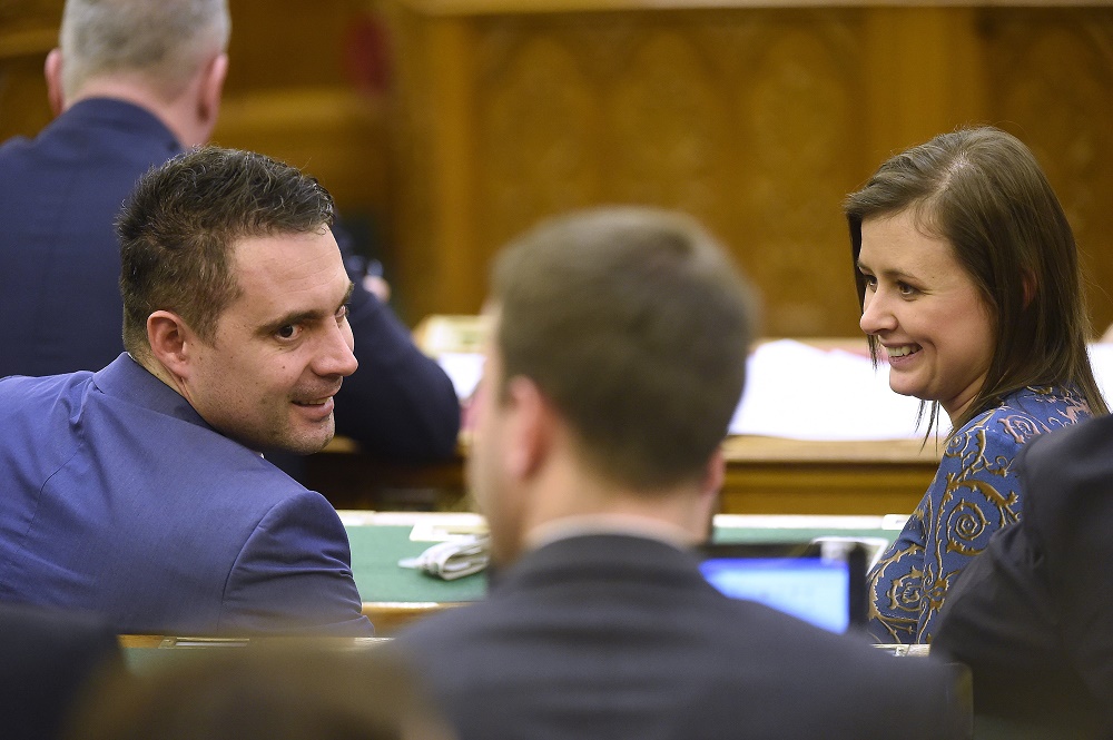 Fidesz: a Jobbik a levegőbe beszél az egészségügyről is