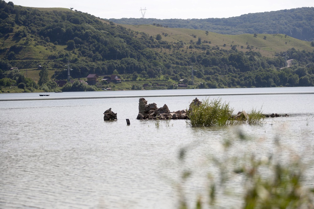Látható lesz a víz alatti Bözödújfalu