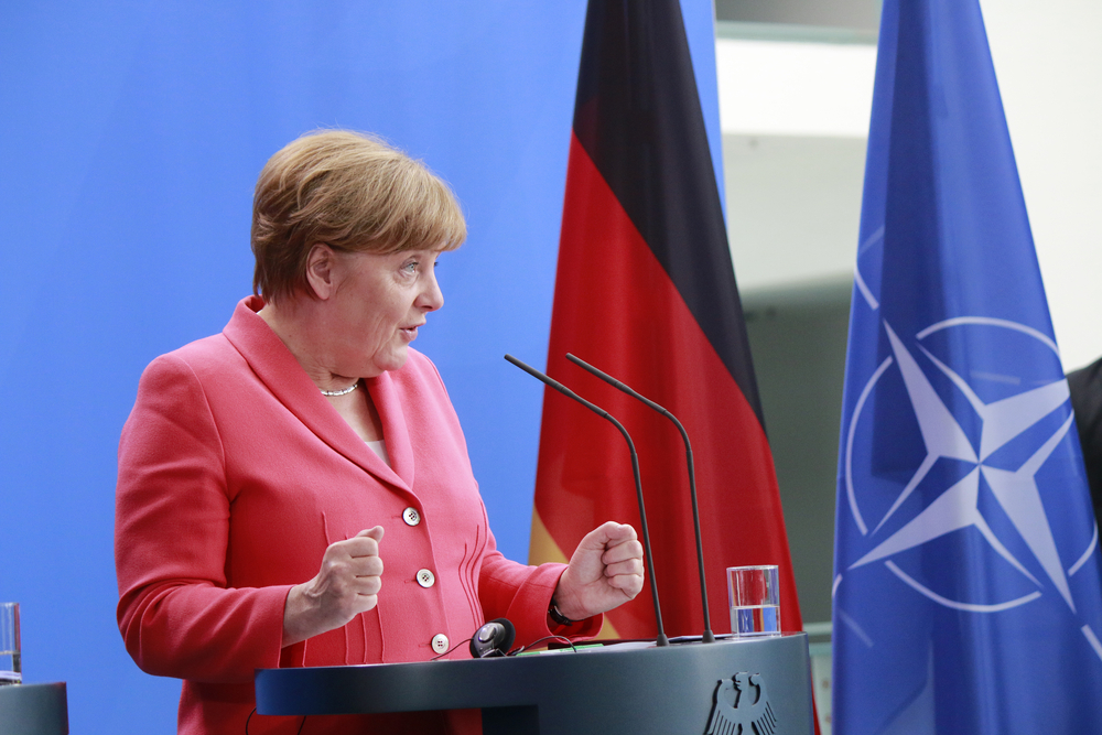 Merkel a támogatásáról biztosította a holland kormányt