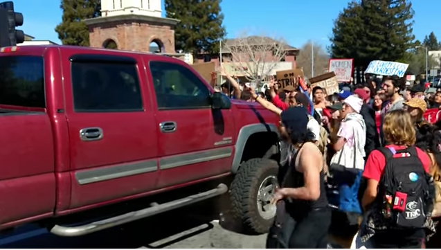 Nőnapi tüntetők szólalkoztak össze… egymással