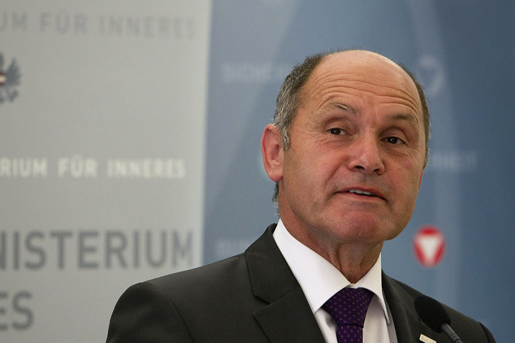 Módosítaná a gyülekezési törvényt az osztrák belügyminiszter