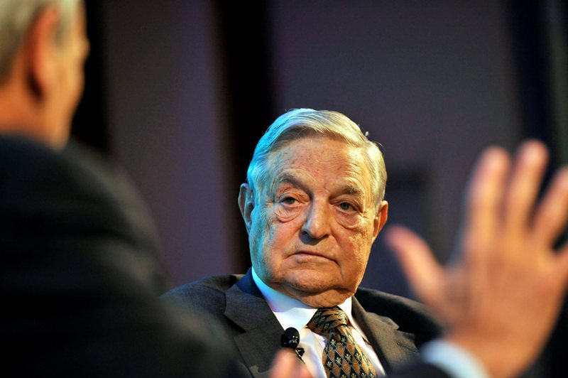 Fidesz: tízmilliárdokat kereshetnek a „Soros-féle migránsszervezetek”