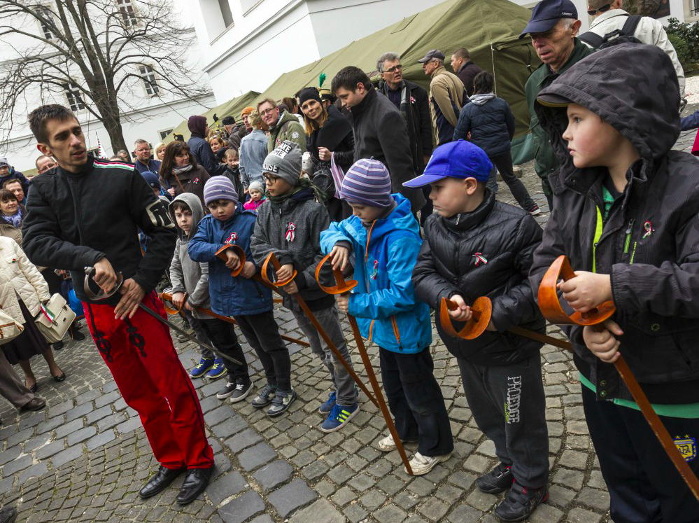 Családok tömege töltötte meg a Várat