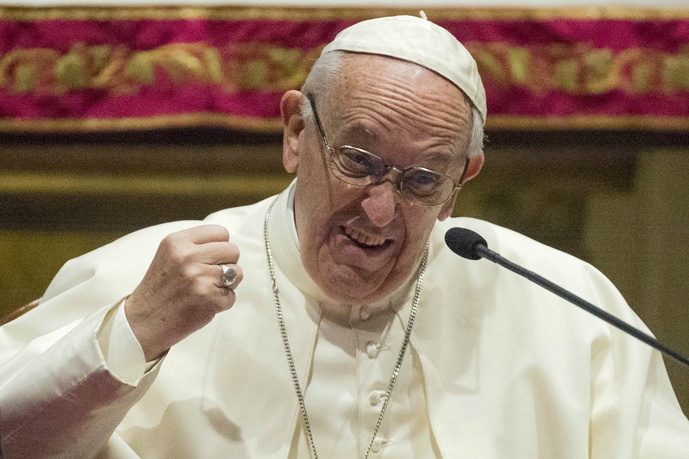 Konferencia a pápa lemondatásáért