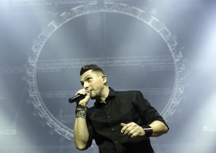 Szabadon címmel jelent meg Ákos új dala