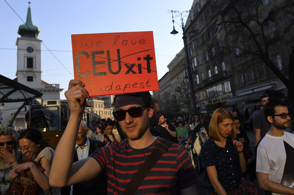 Megtiltotta a hídlezárásokat a budapesti rendőrfőkapitány
