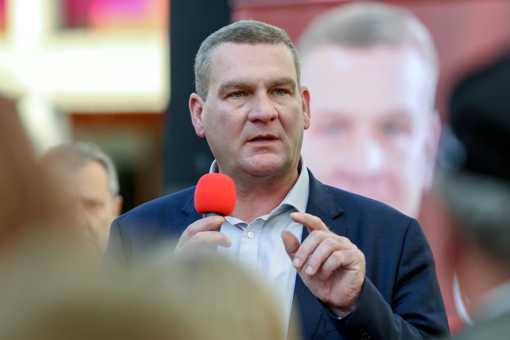 Fidelitas: miből futja Botka Lászlónak 25 millió forintos terepjáróra?