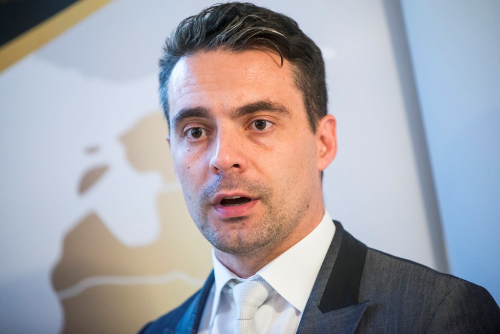 A kormánytagok D-típusú átvilágítását javasolja a Jobbik