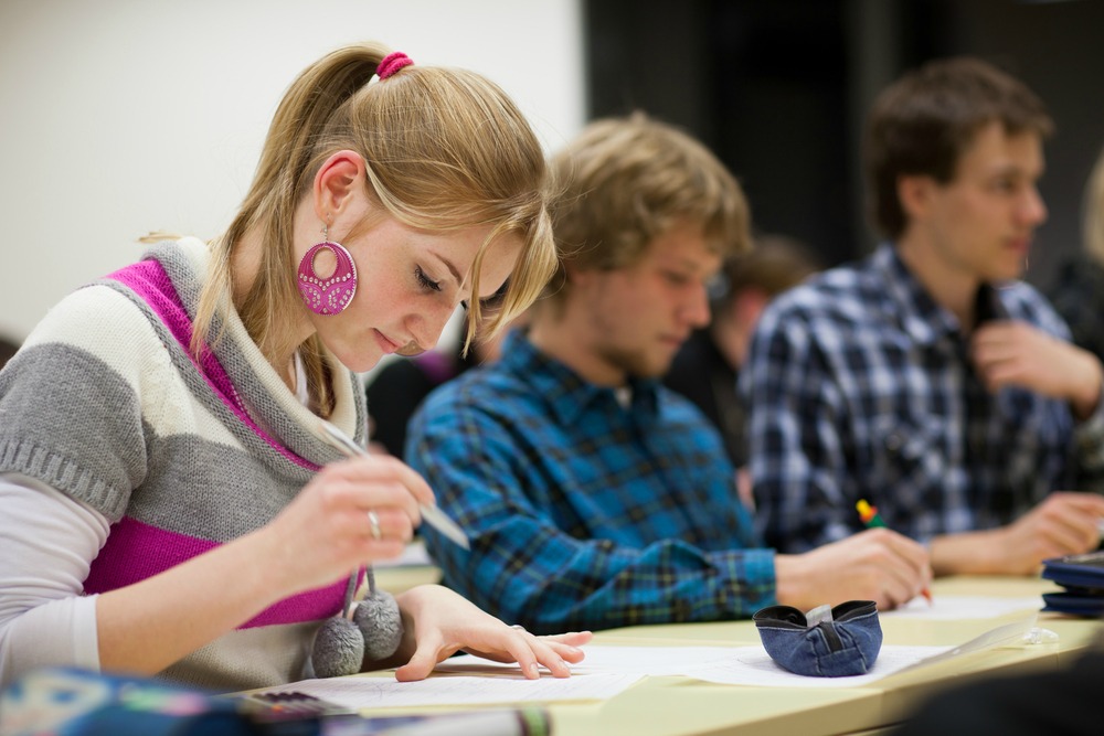 Ingyenes lesz az első nyelvvizsga a fiataloknak