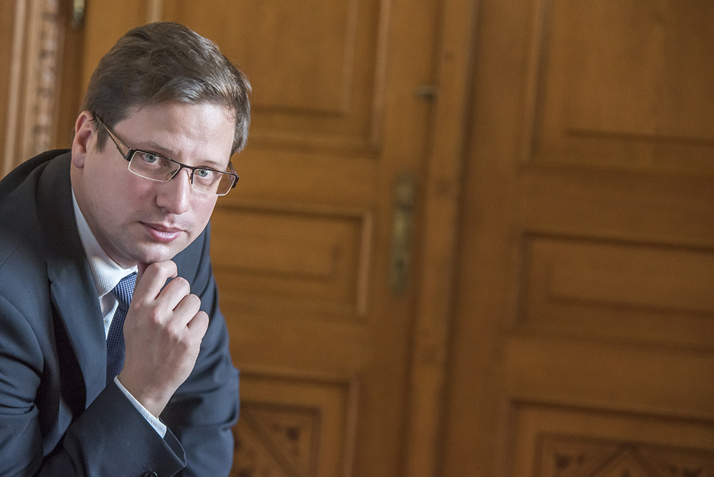 A magyar jogrendben nem lehet törvényeket felfüggeszteni