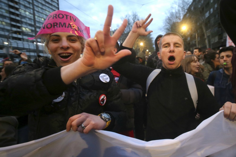 Folytatódtak a Vucic elleni tüntetések