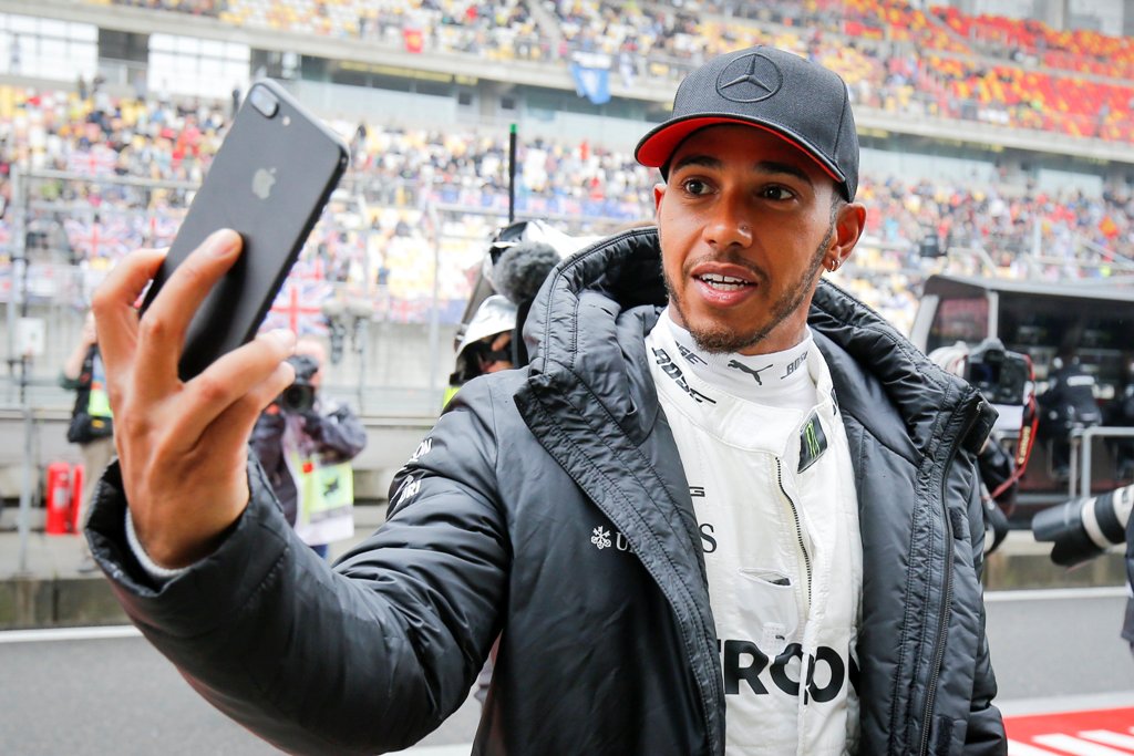 Hamilton nyerte az időmérő edzést