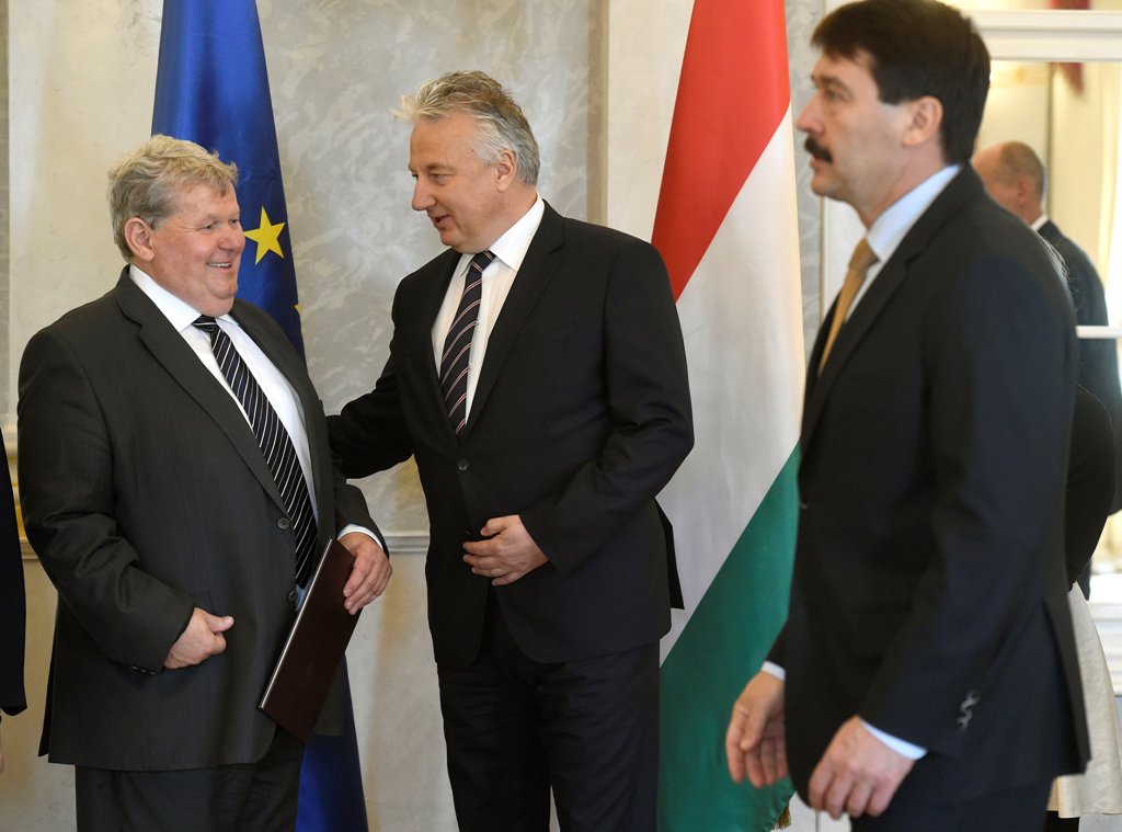 Kinevezték a beruházásért felelős tárca nélküli minisztert