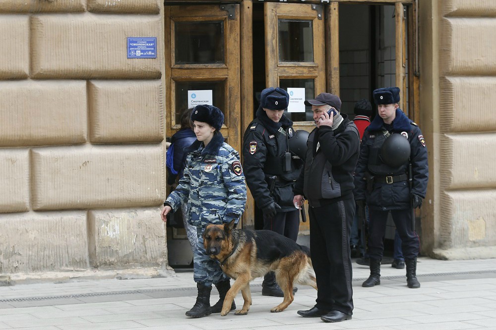 A gyanúsított lakásán a bomba elemeire hasonlító eszközöket találtak