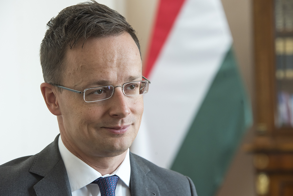 A kormány mindenkinek megadja a szükséges tájékoztatást