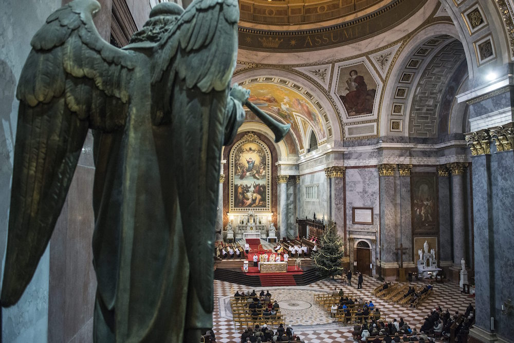 Egyházi vezetők ünnepi miséi, istentiszteletei